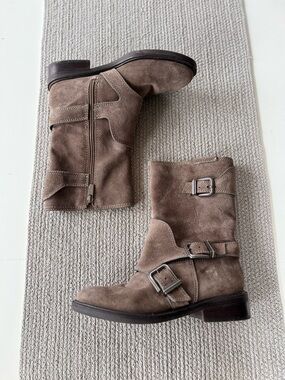 Vince Camuto Alicenta Gray Taupe Genuine Suede Moto Boots Size 7